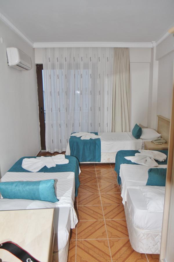 George & Dragon Beach Hotel มาร์มาริส ภายนอก รูปภาพ
