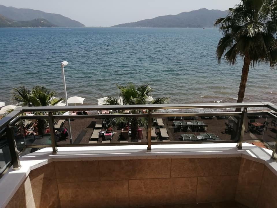 George & Dragon Beach Hotel มาร์มาริส ภายนอก รูปภาพ