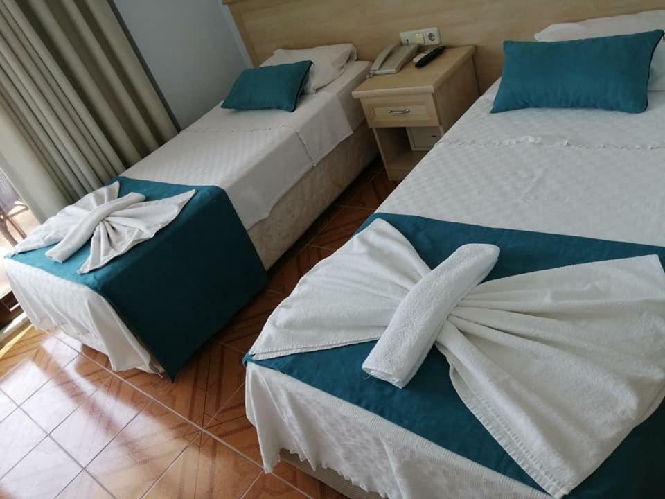 George & Dragon Beach Hotel มาร์มาริส ภายนอก รูปภาพ